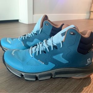 Salomon Women’s Predict Hike Mid GTX *never worn*